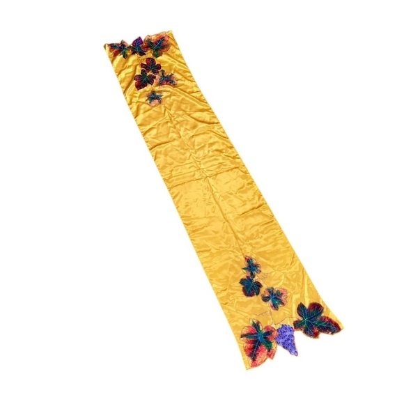 Kriska handmade Leaf Pattern Scarf rectangular cutout 67 inches - Picture 3 of 7